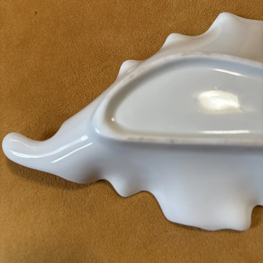 Mitterreich Bavaria Germany Porcelain Leaf Shaped Dish Yellow Daisy Flowers